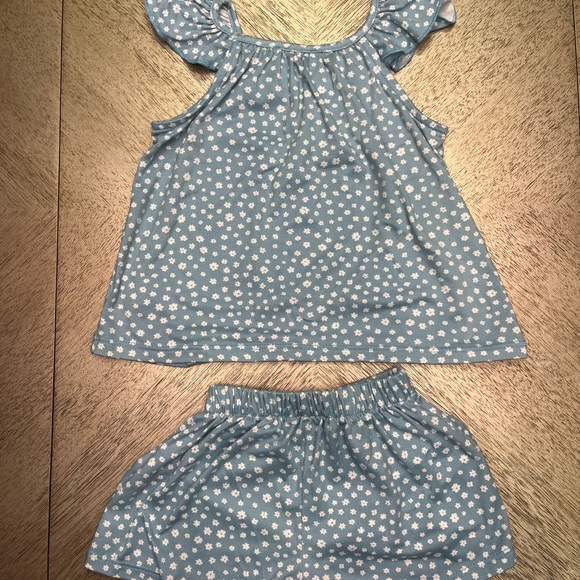 Girls 3T matching summer tank + shorts - Picture 2 of 2